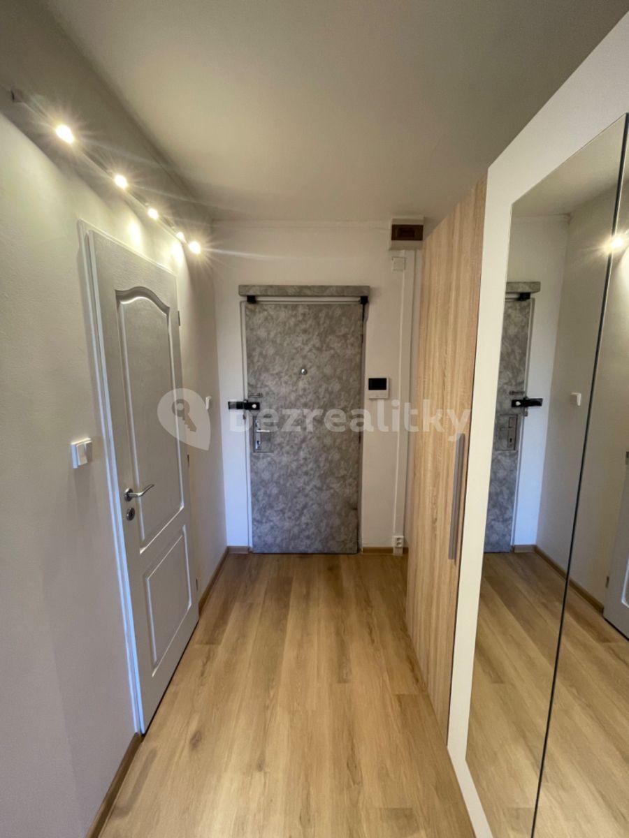 Prenájom bytu 2-izbový 40 m², Pujmanové, Praha, Praha