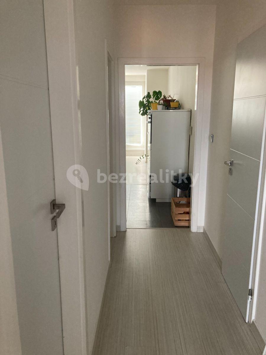 Prenájom bytu 3-izbový 65 m², Divišovská, Praha, Praha