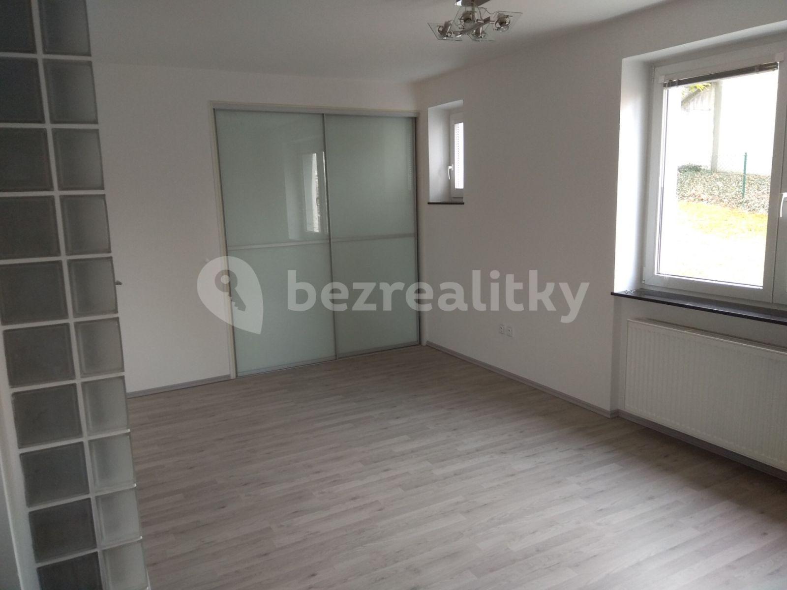 Prenájom bytu 3-izbový 115 m², Nad Cementárnou, Praha, Praha