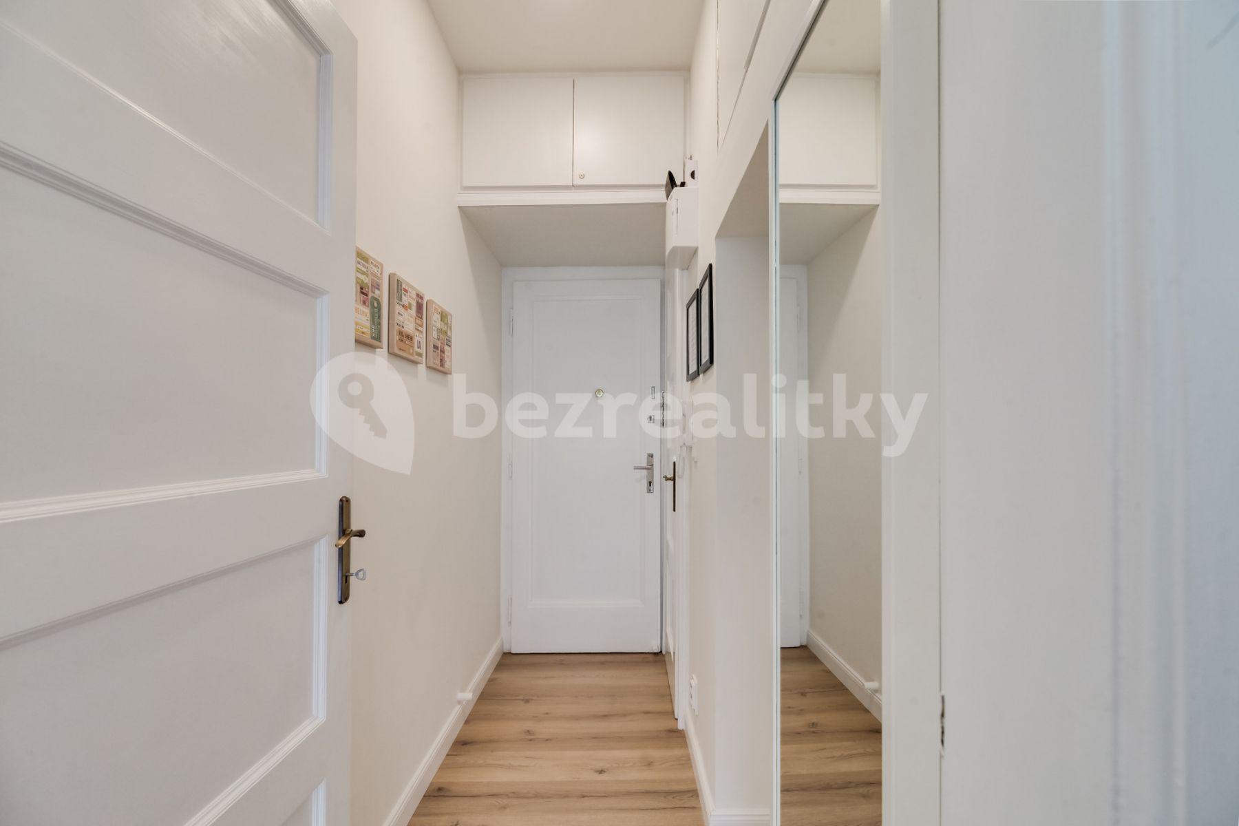 Prenájom bytu 1-izbový 33 m², Újezd, Praha, Praha