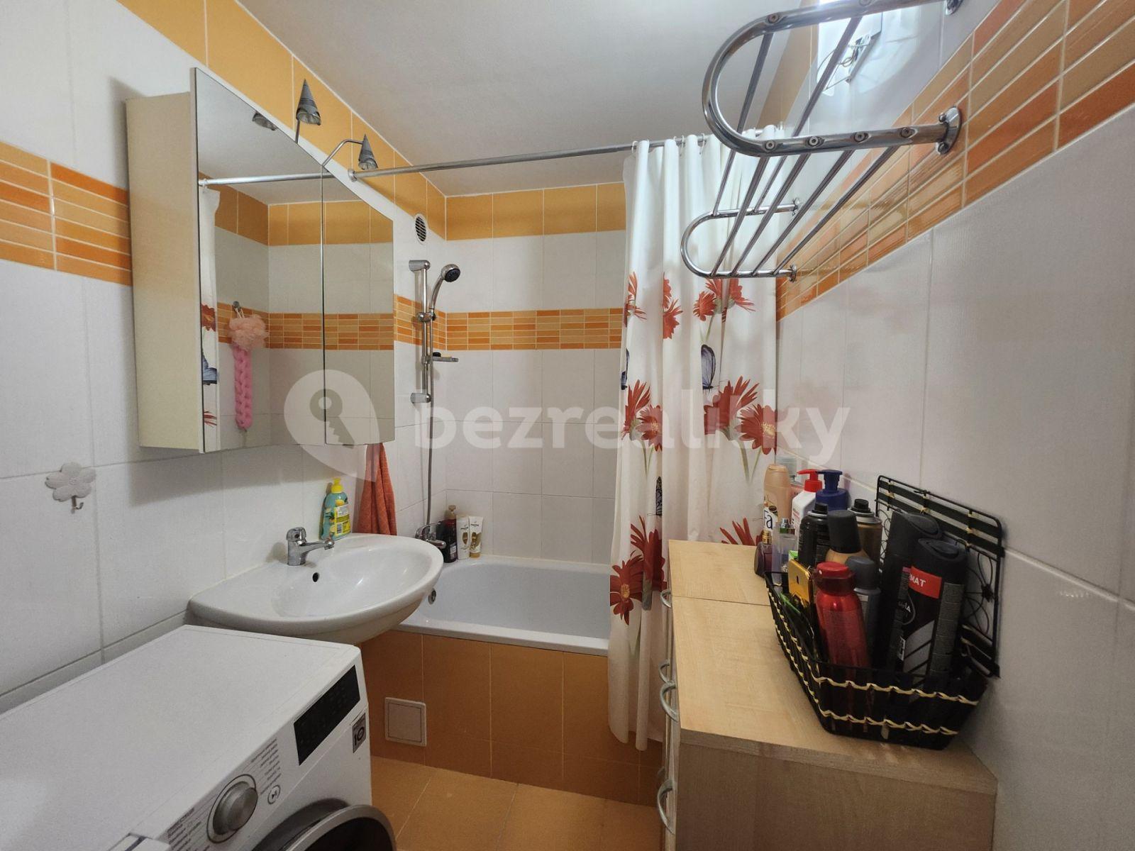 Prenájom bytu 2-izbový 47 m², U Valu, Praha, Praha