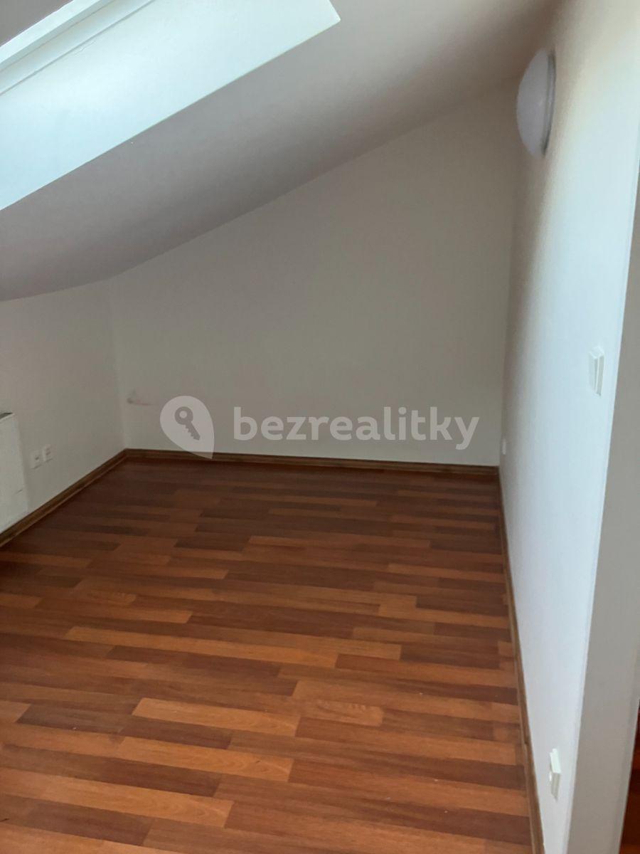 Prenájom bytu 2-izbový 50 m², nám. Draha, Hřebeč, Středočeský kraj