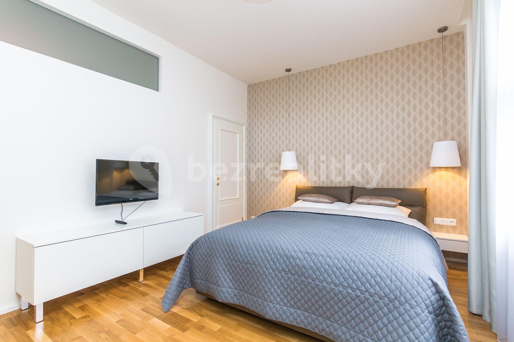 Prenájom bytu 3-izbový 62 m², Dlouhá, Praha, Praha