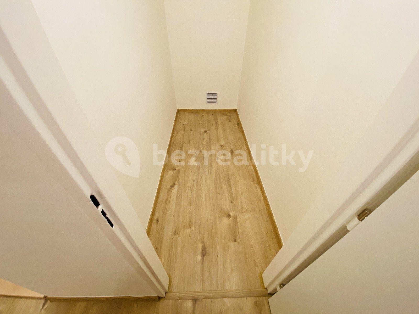 Prenájom bytu 2-izbový 58 m², Jana Nerudy, Hlučín, Moravskoslezský kraj