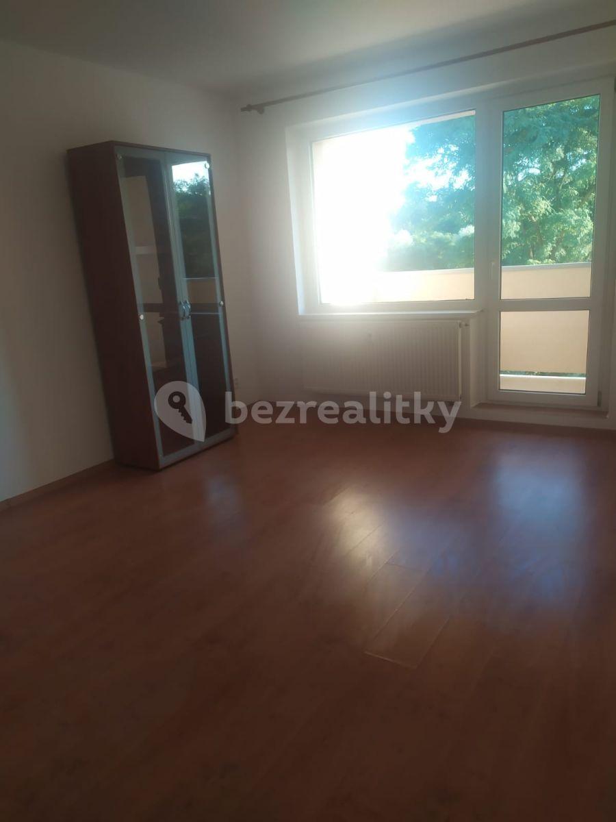 Prenájom bytu 2-izbový 60 m², Milovice, Středočeský kraj