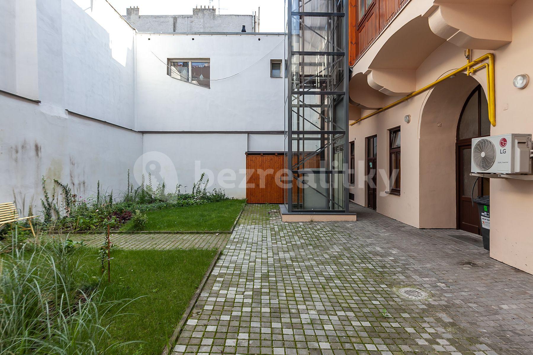 Predaj bytu 2-izbový 61 m², Křižíkova, Praha, Praha