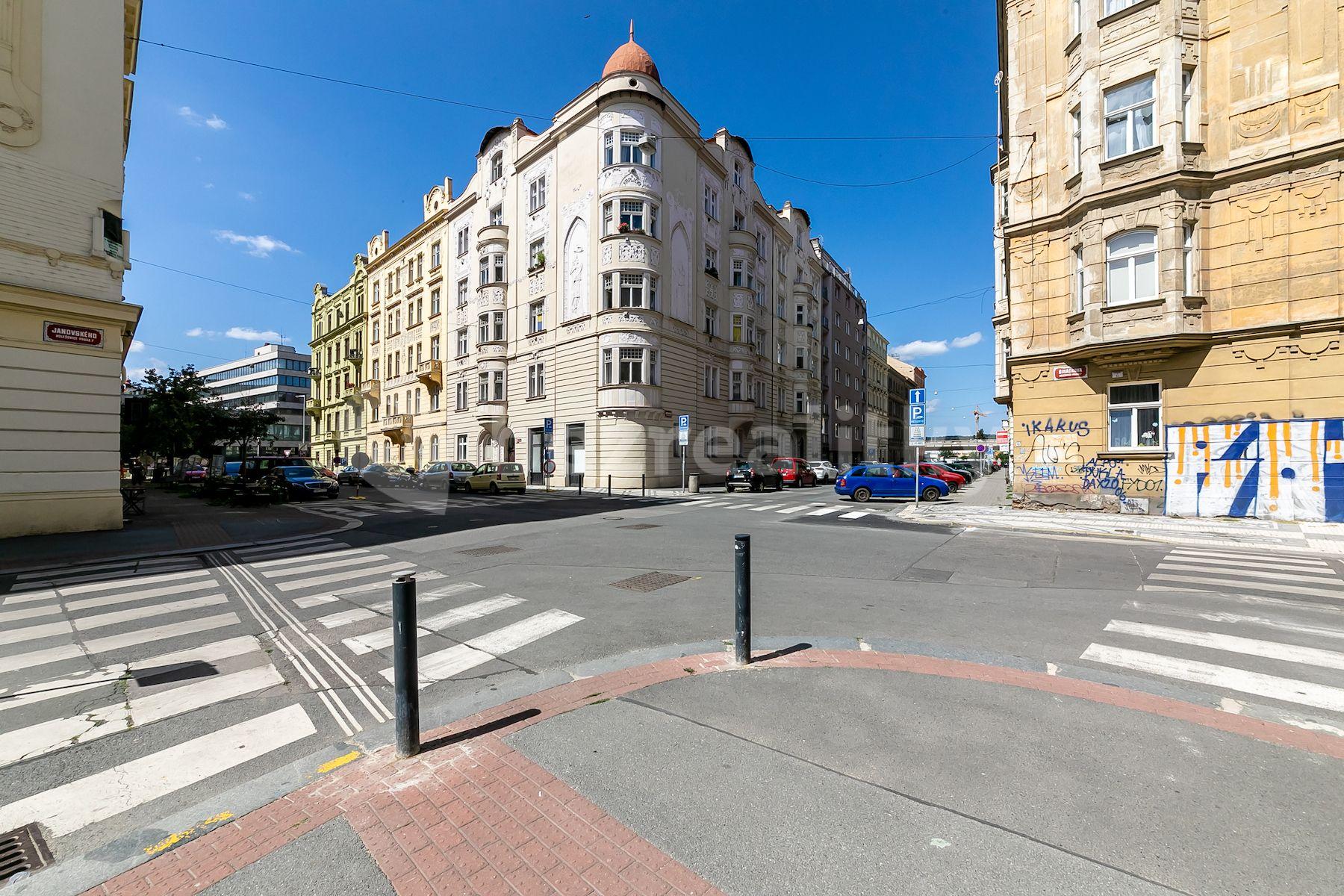 Predaj bytu 1-izbový 53 m², Janovského, Praha, Praha