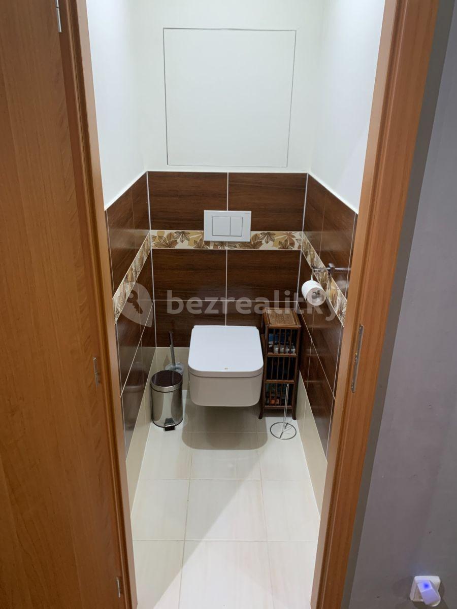 Prenájom bytu 4-izbový 96 m², Točitá, Praha, Praha