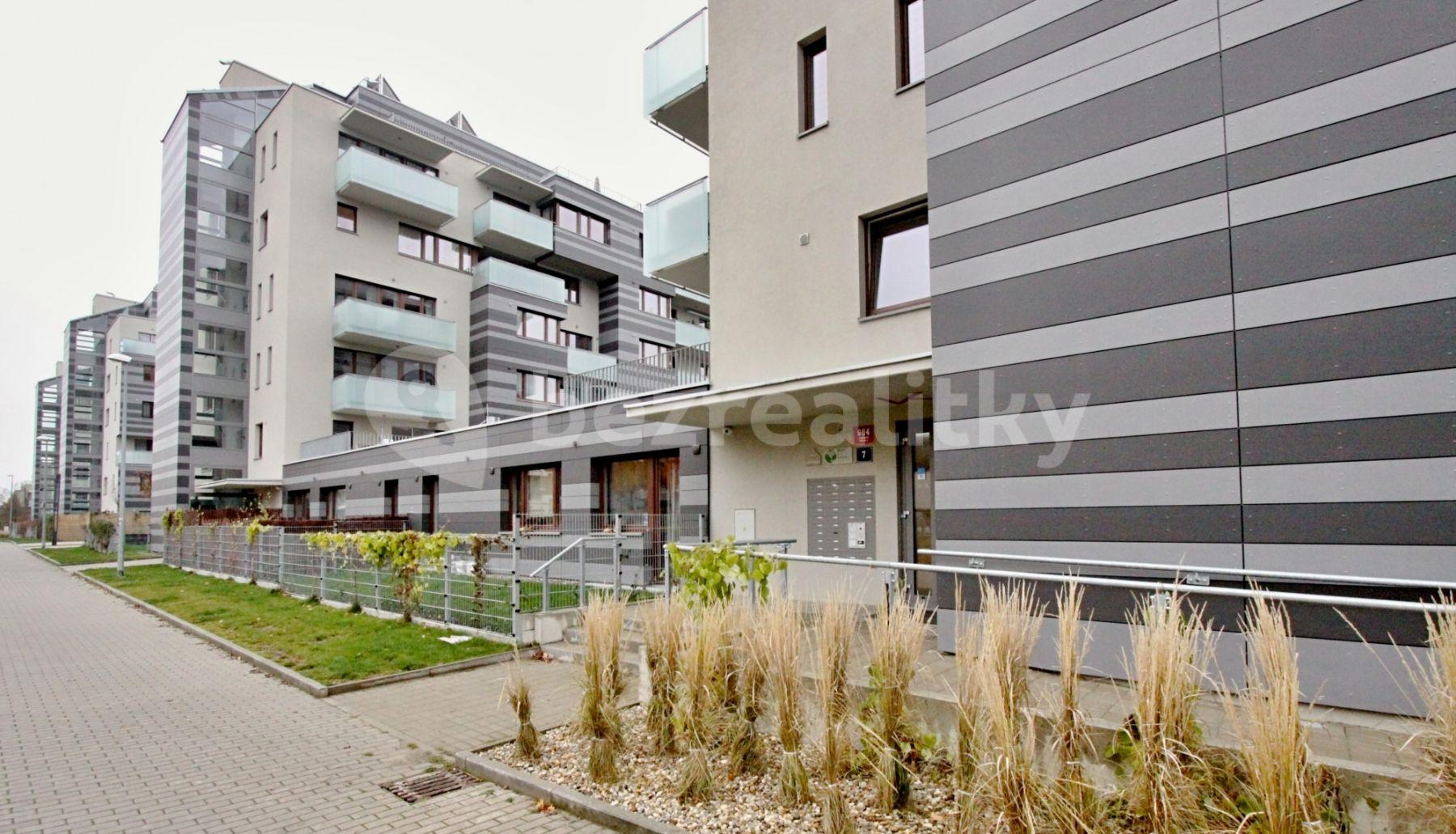 Prenájom bytu 1-izbový 39 m², Pod Stolovou Horou, Praha, Praha