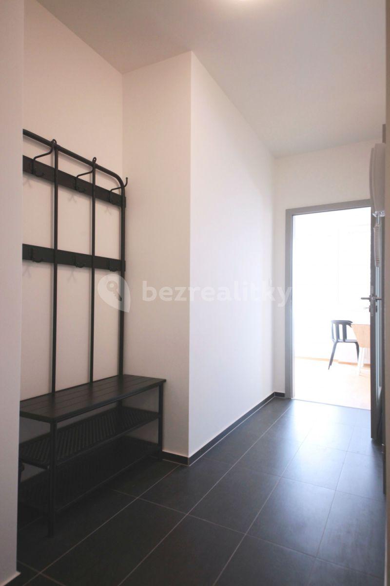 Prenájom bytu 1-izbový 39 m², Pod Stolovou Horou, Praha, Praha