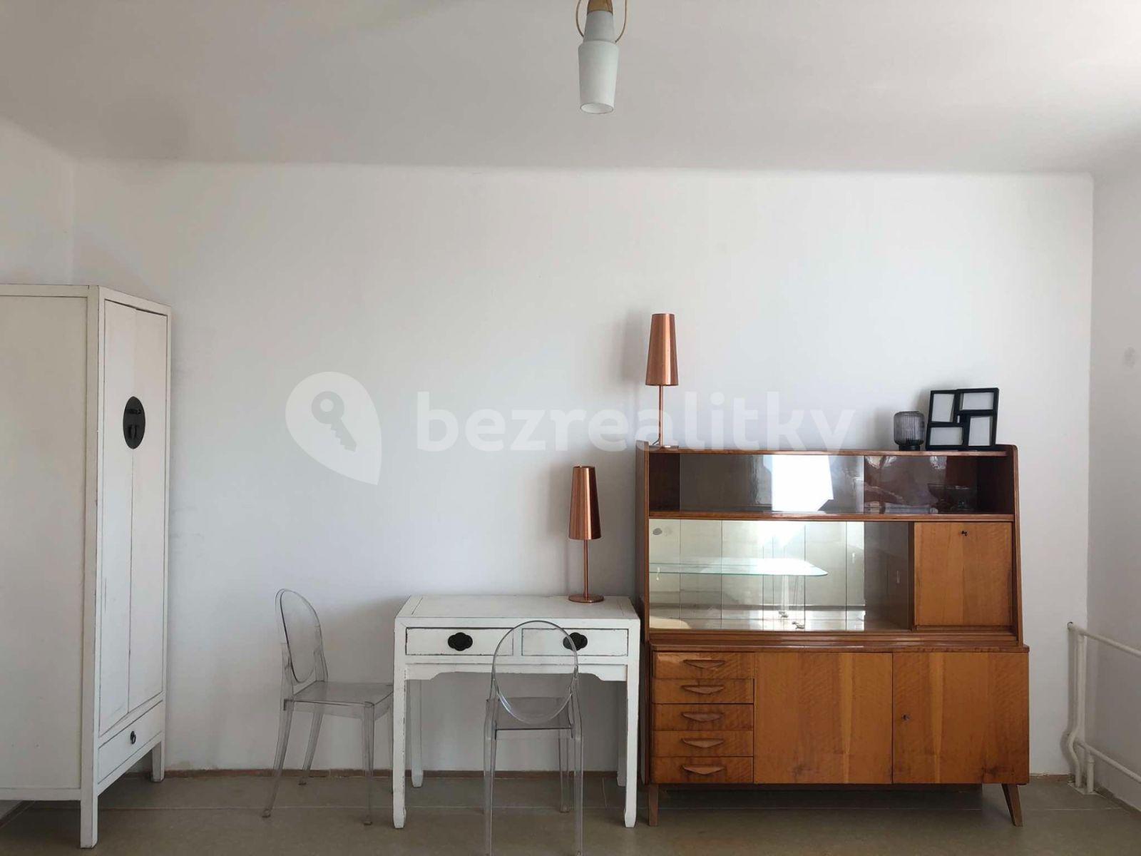 Prenájom bytu 1-izbový 44 m², U První baterie, Praha, Praha