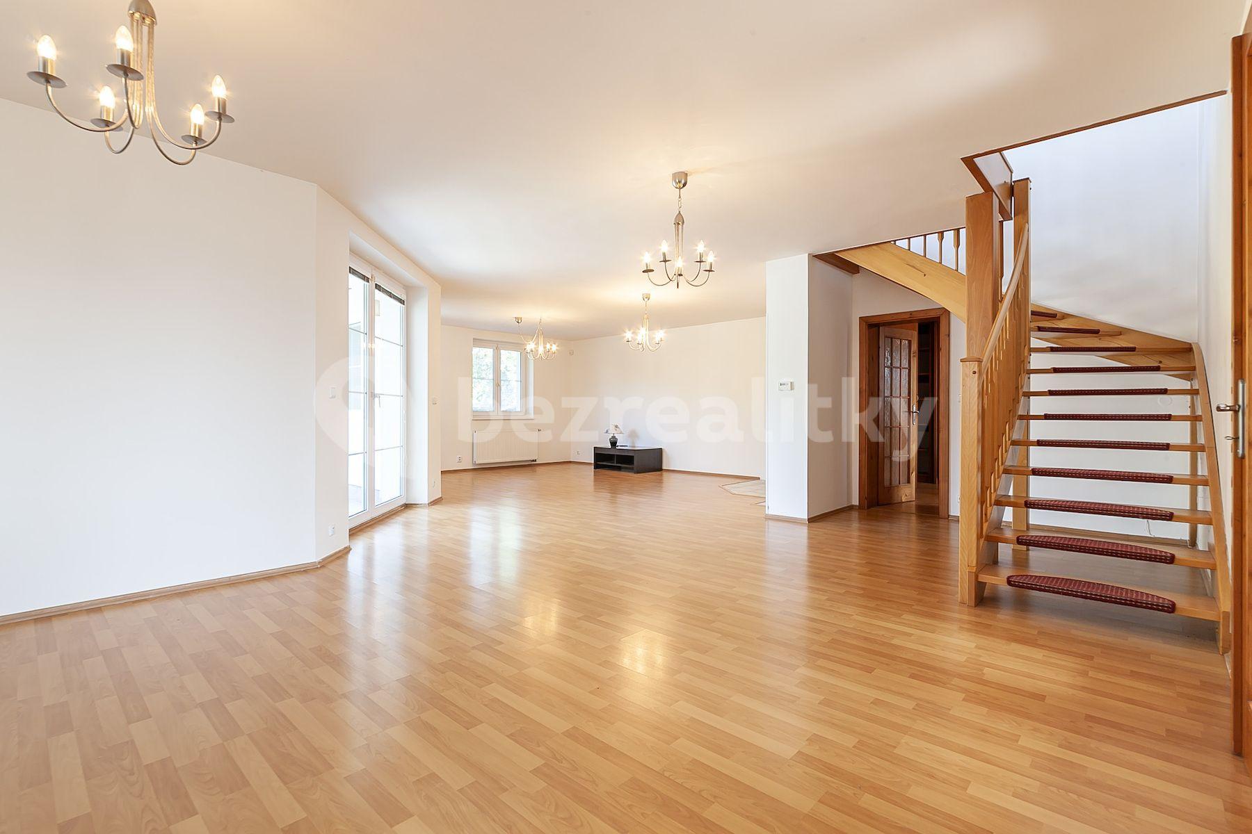 Predaj domu 203 m², pozemek 953 m², Diamantová, Praha, Praha