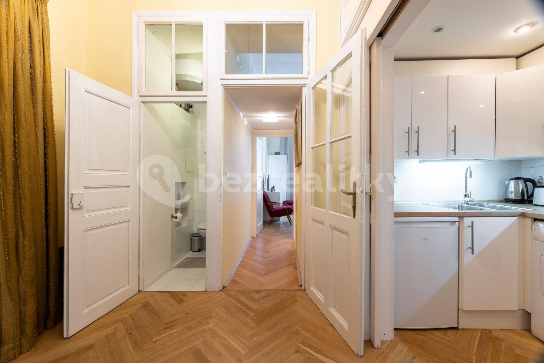 Prenájom bytu 2-izbový 58 m², Lužická, Praha, Praha