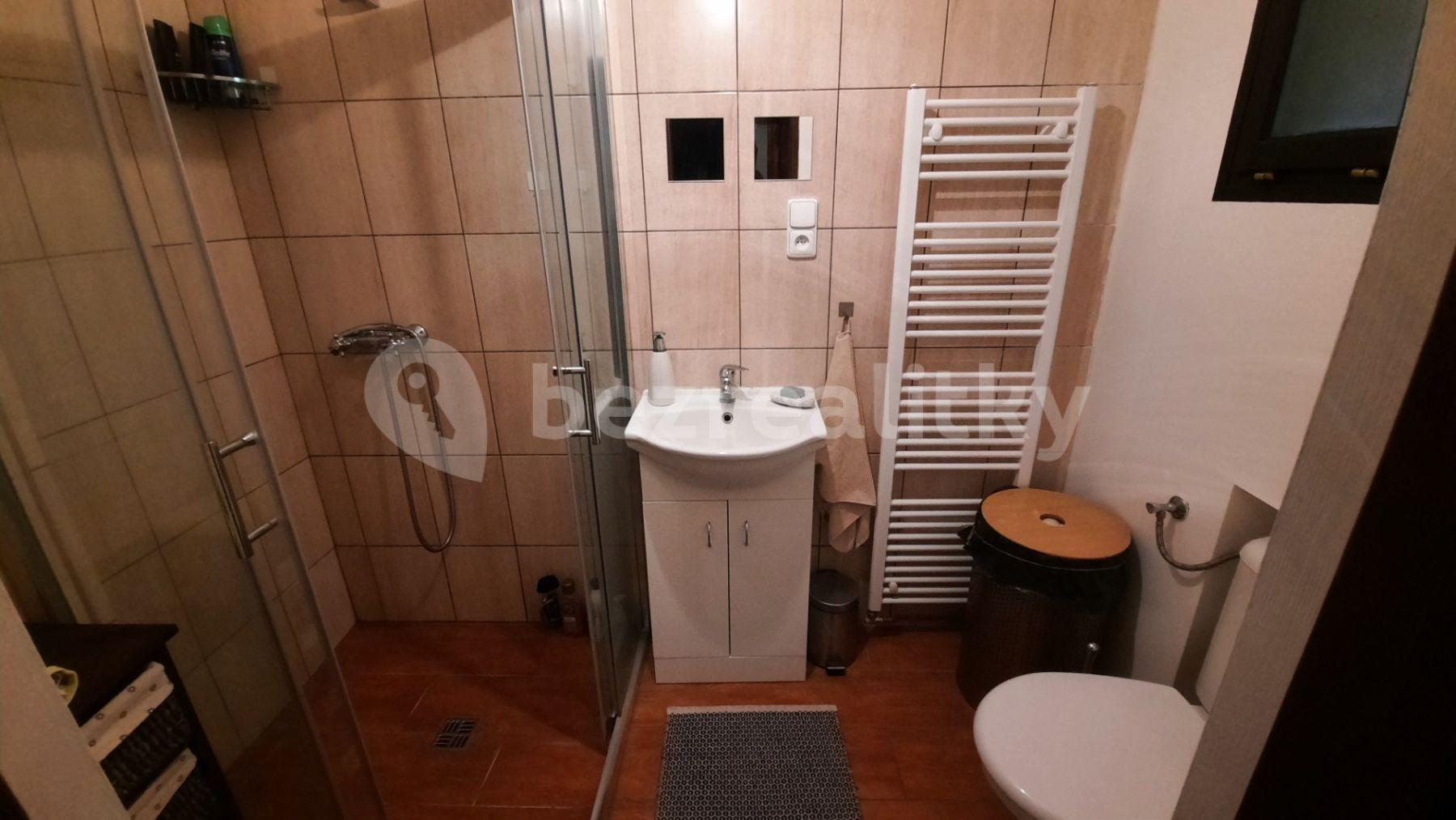 Prenájom rekreačného objektu 74 m², pozemek 400 m², Samopše, Středočeský kraj