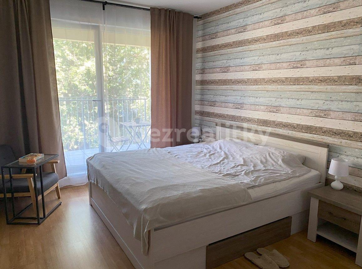 Prenájom bytu 2-izbový 50 m², Chlebovická, Praha, Praha