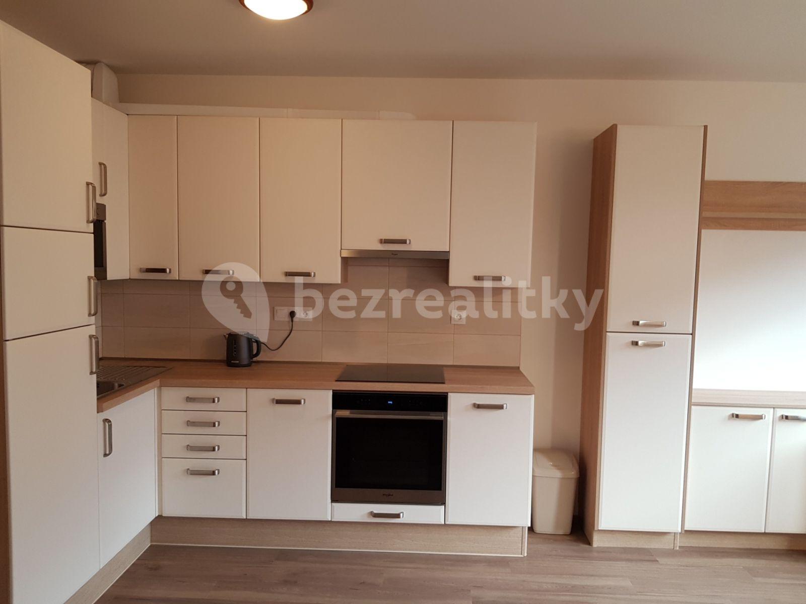 Prenájom bytu 1-izbový 40 m², Škrábkových, Praha, Praha