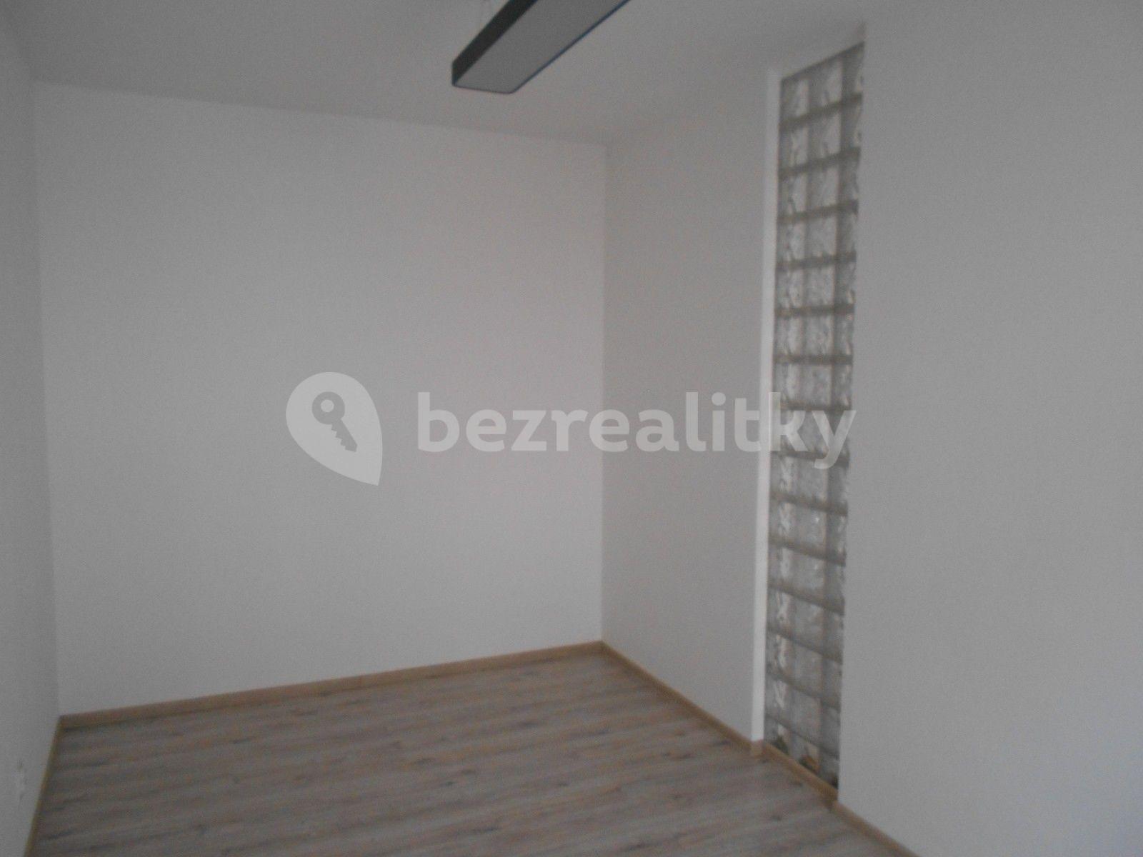 Prenájom bytu 2-izbový 57 m², Louny, Ústecký kraj