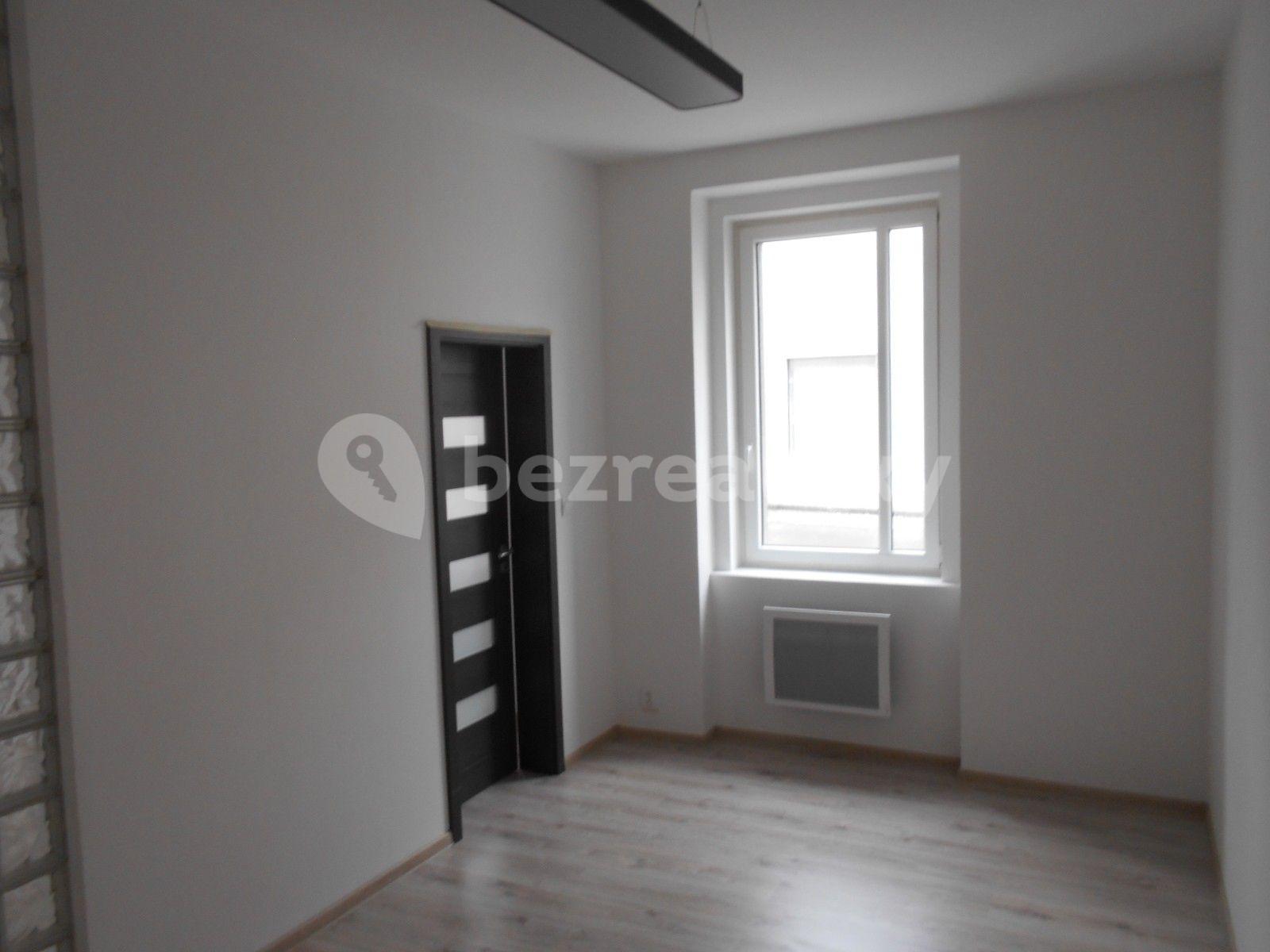 Prenájom bytu 2-izbový 57 m², Louny, Ústecký kraj