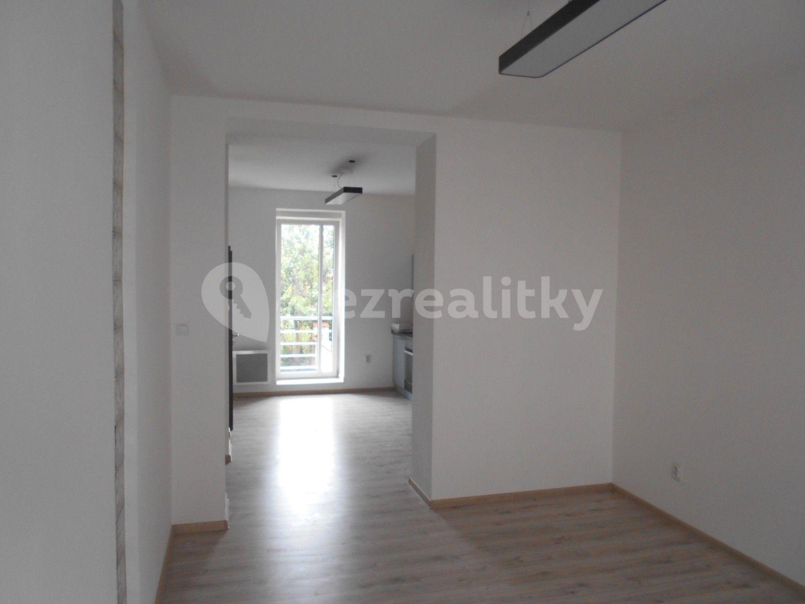 Prenájom bytu 2-izbový 57 m², Louny, Ústecký kraj