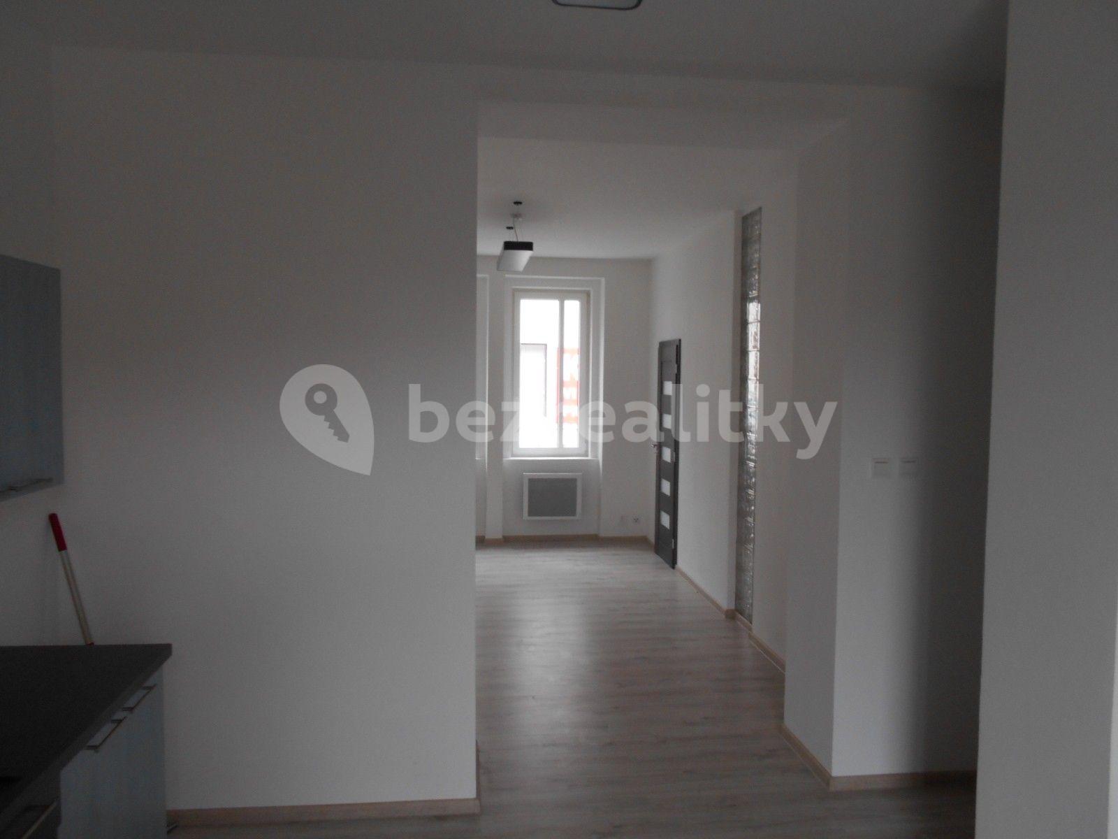 Prenájom bytu 2-izbový 57 m², Louny, Ústecký kraj