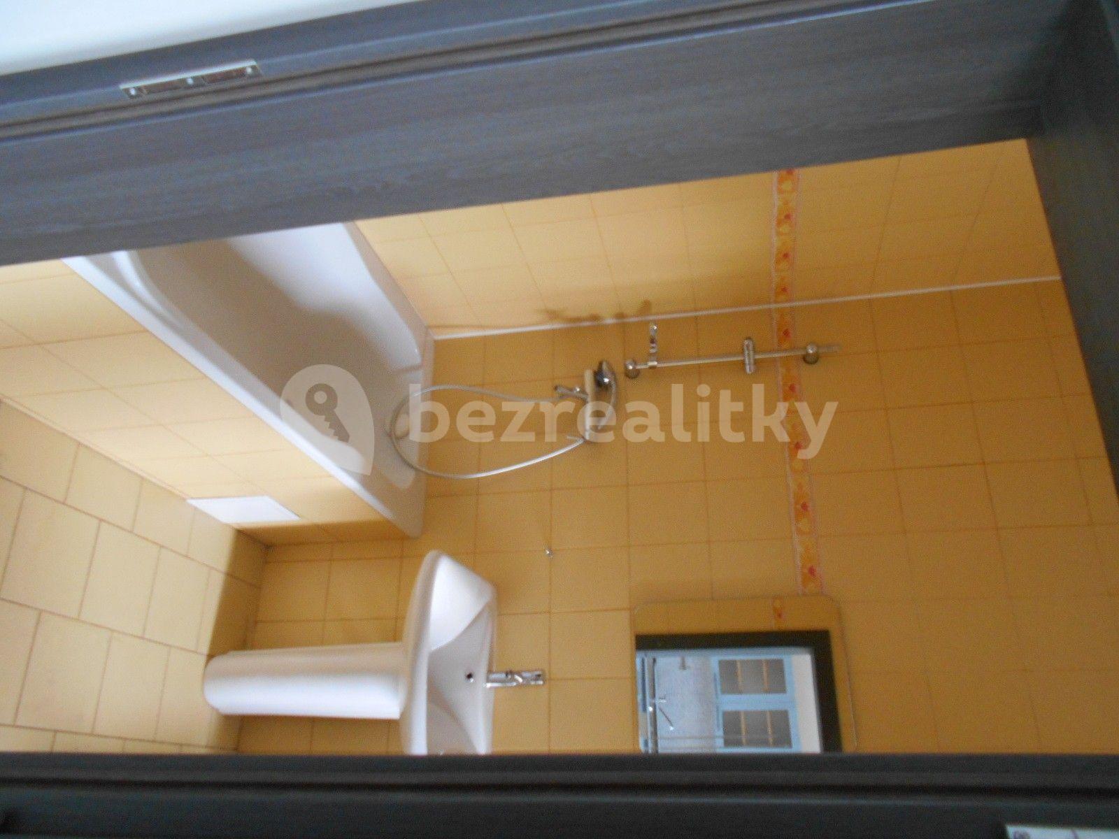 Prenájom bytu 2-izbový 57 m², Louny, Ústecký kraj