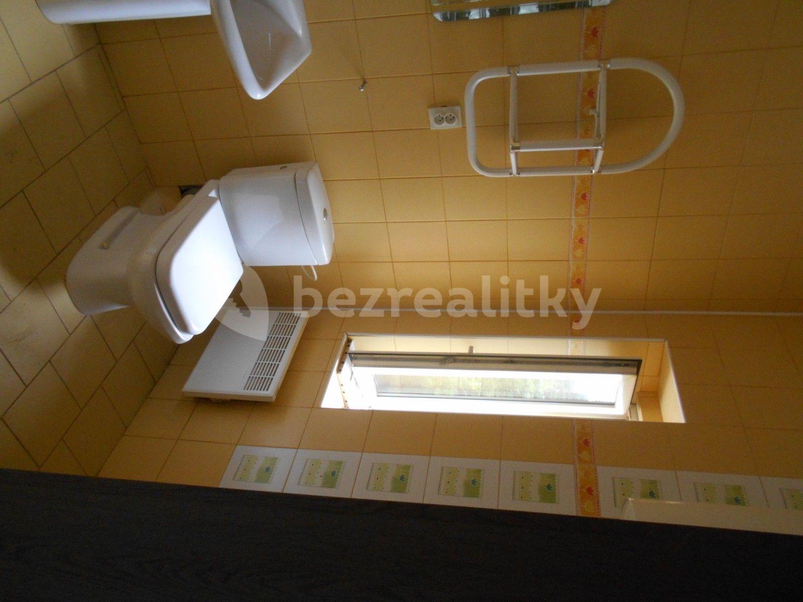 Prenájom bytu 2-izbový 57 m², Louny, Ústecký kraj