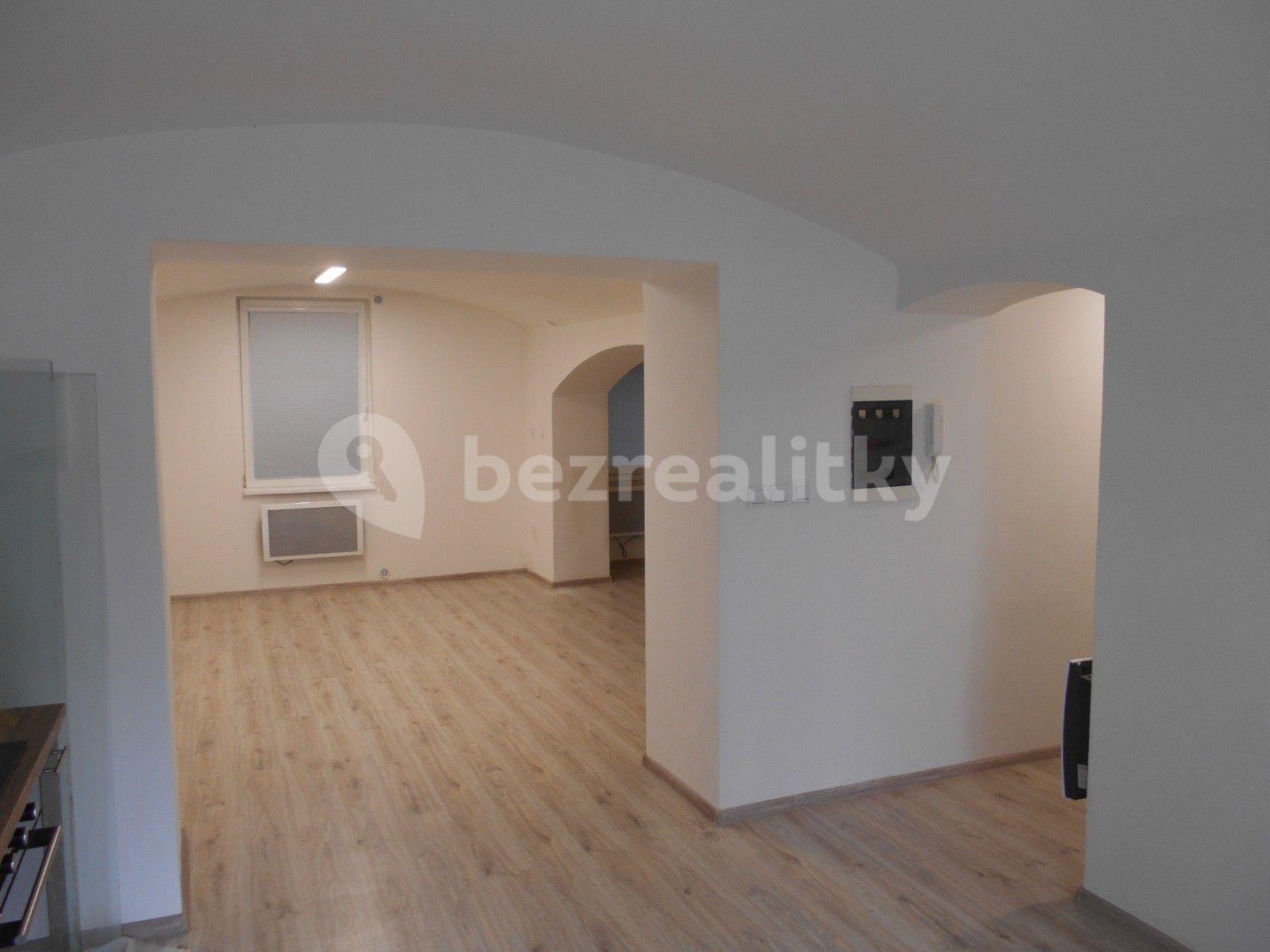 Prenájom bytu 2-izbový 57 m², Louny, Ústecký kraj