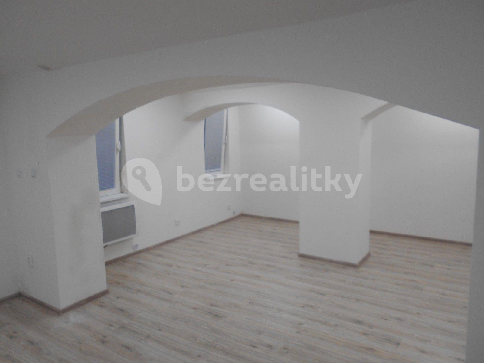 Prenájom bytu 2-izbový 57 m², Louny, Ústecký kraj