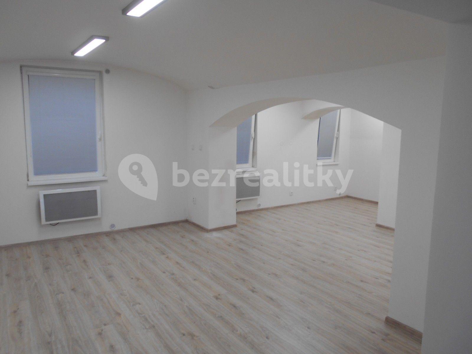 Prenájom bytu 2-izbový 57 m², Louny, Ústecký kraj