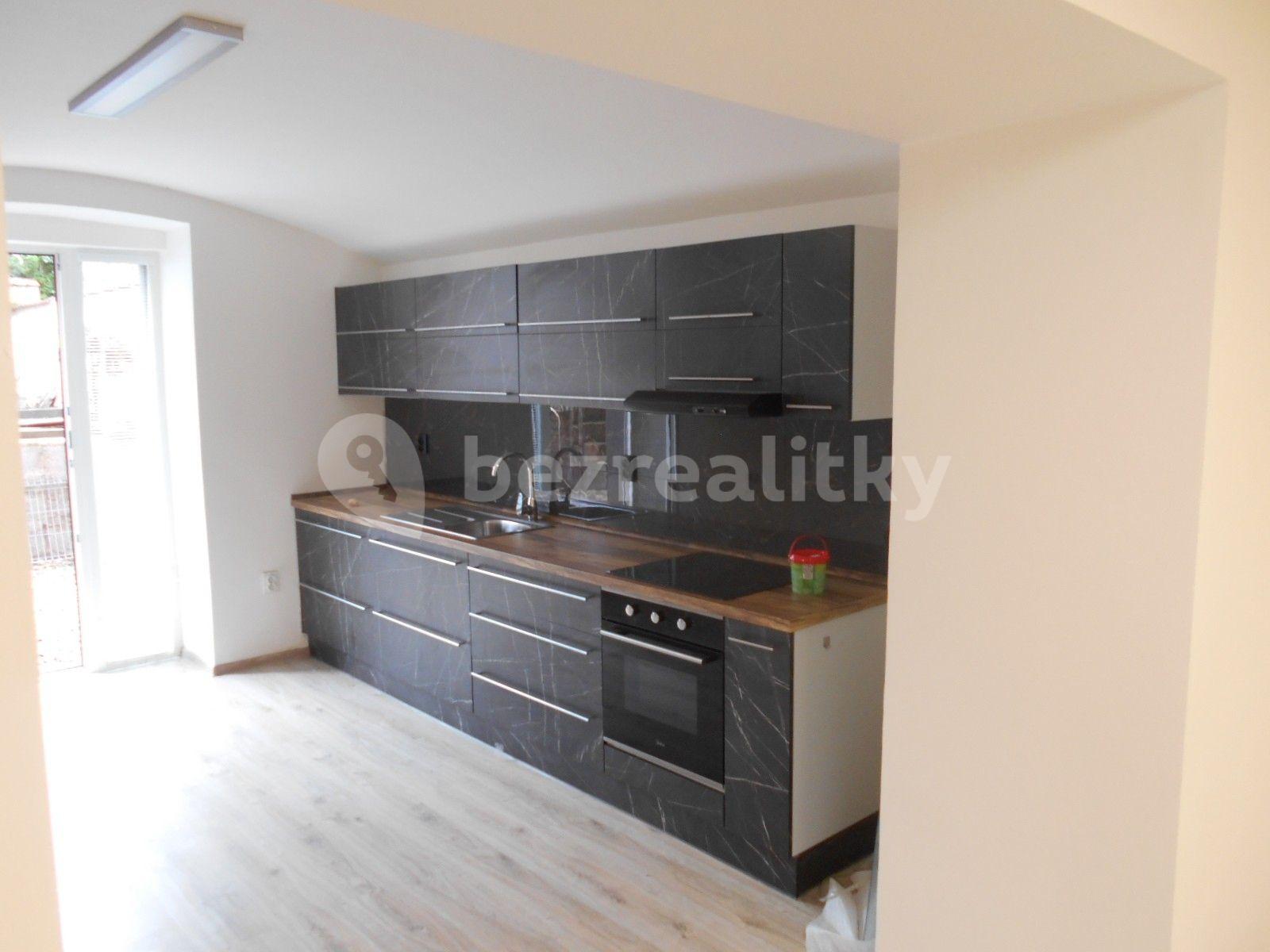 Prenájom bytu 2-izbový 57 m², Louny, Ústecký kraj