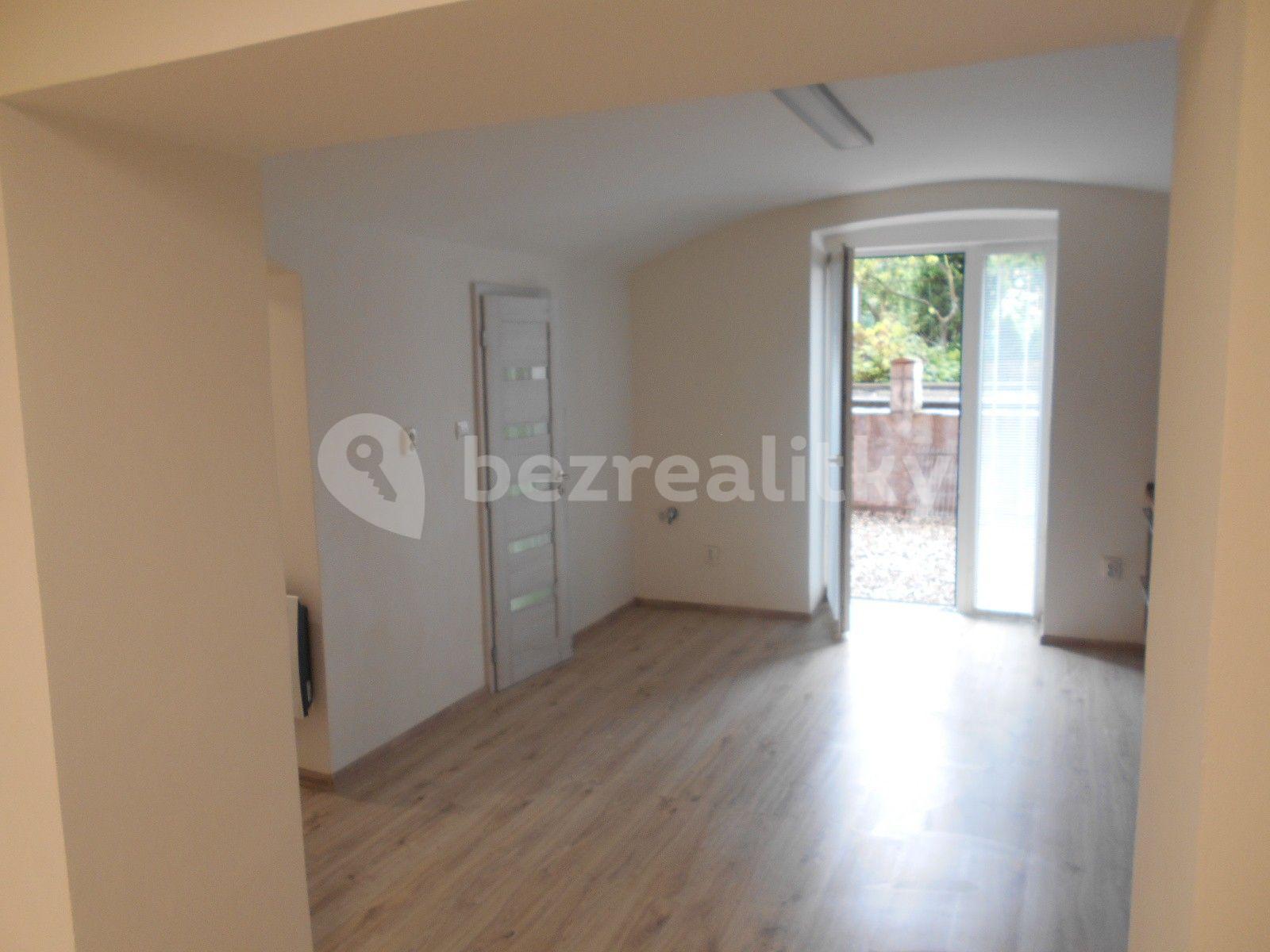 Prenájom bytu 2-izbový 57 m², Louny, Ústecký kraj