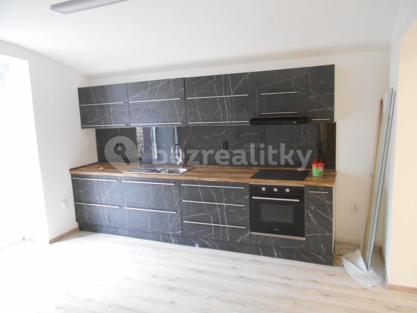 Prenájom bytu 2-izbový 57 m², Louny, Ústecký kraj