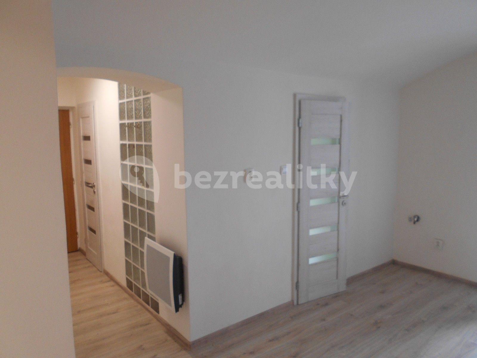 Prenájom bytu 2-izbový 57 m², Louny, Ústecký kraj