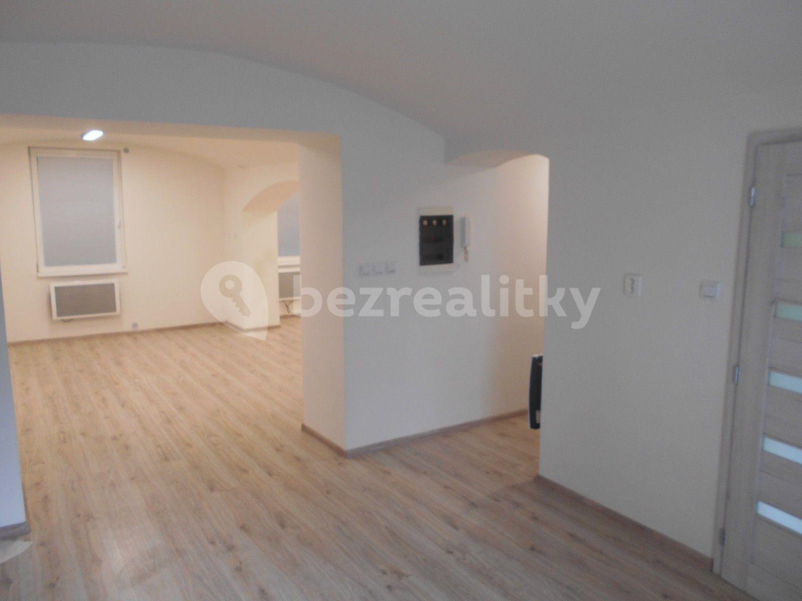 Prenájom bytu 2-izbový 57 m², Louny, Ústecký kraj