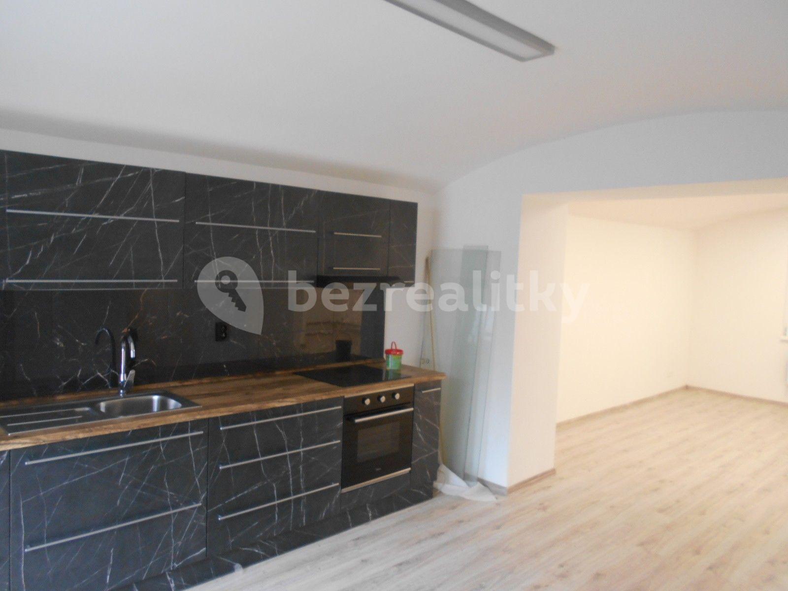 Prenájom bytu 2-izbový 57 m², Louny, Ústecký kraj