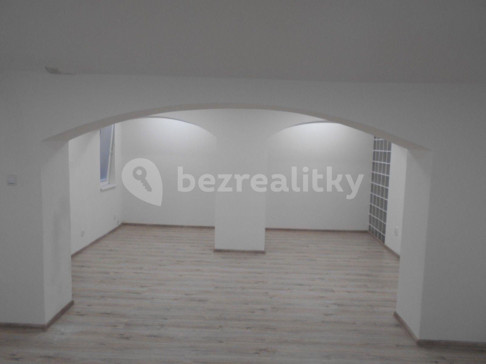 Prenájom bytu 2-izbový 57 m², Louny, Ústecký kraj