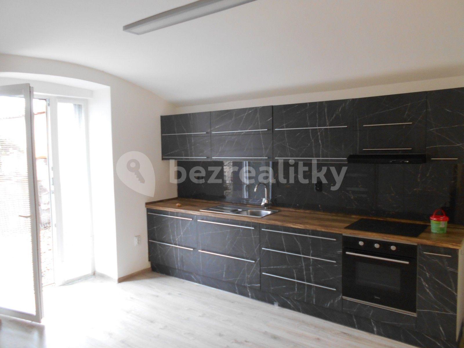 Prenájom bytu 2-izbový 57 m², Louny, Ústecký kraj