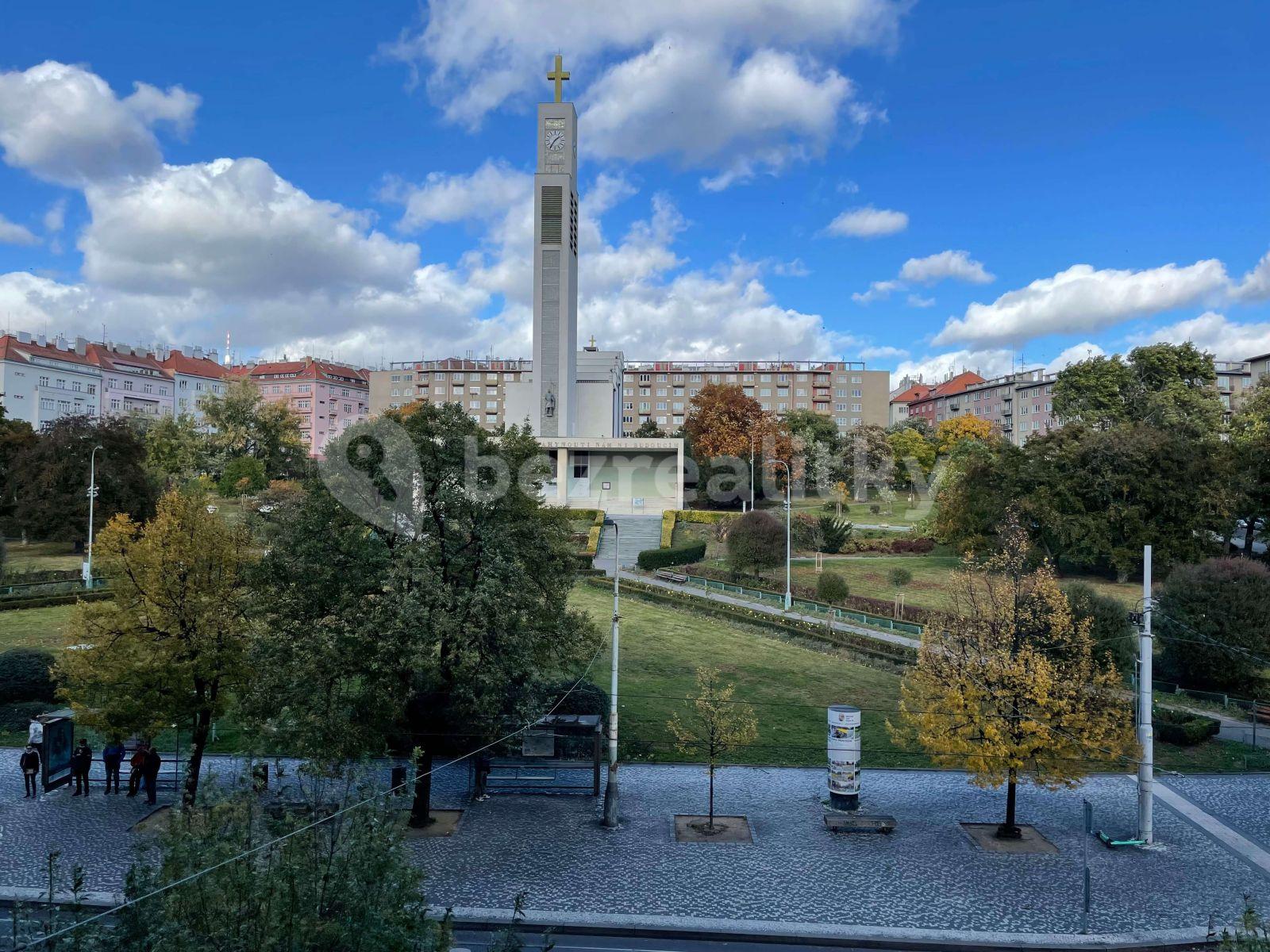 Prenájom bytu 3-izbový 100 m², Moskevská, Praha, Praha