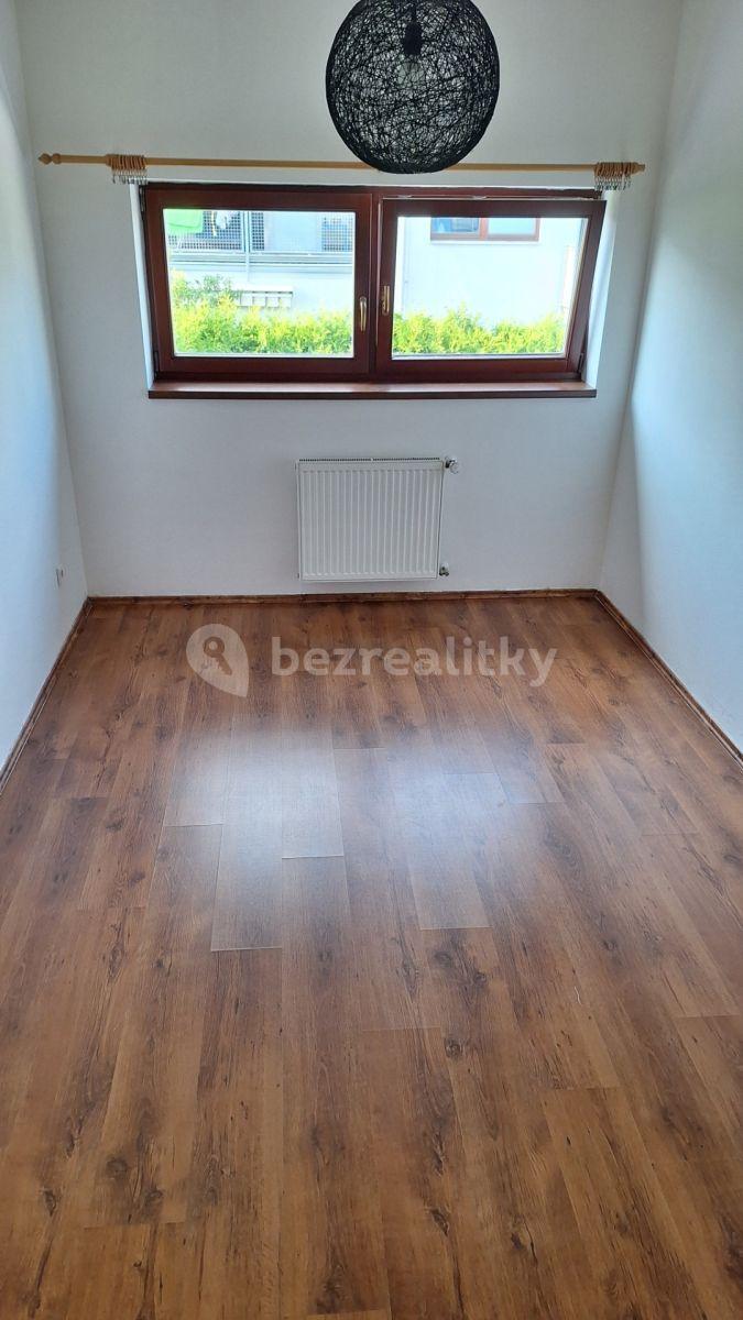 Prenájom bytu 3-izbový 76 m², Jiráskova, Jinočany, Středočeský kraj