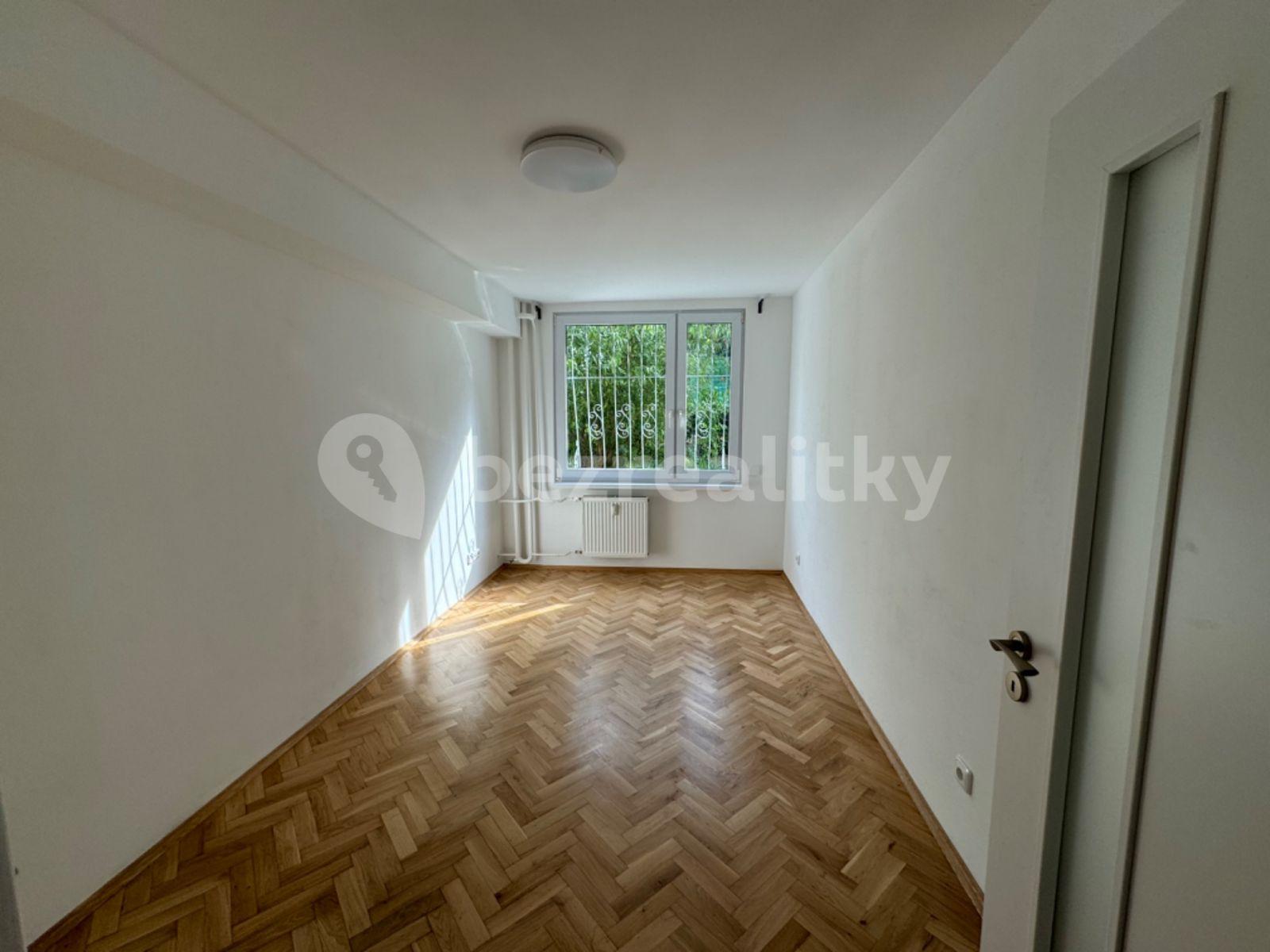 Prenájom bytu 3-izbový 67 m², Letovská, Praha, Praha