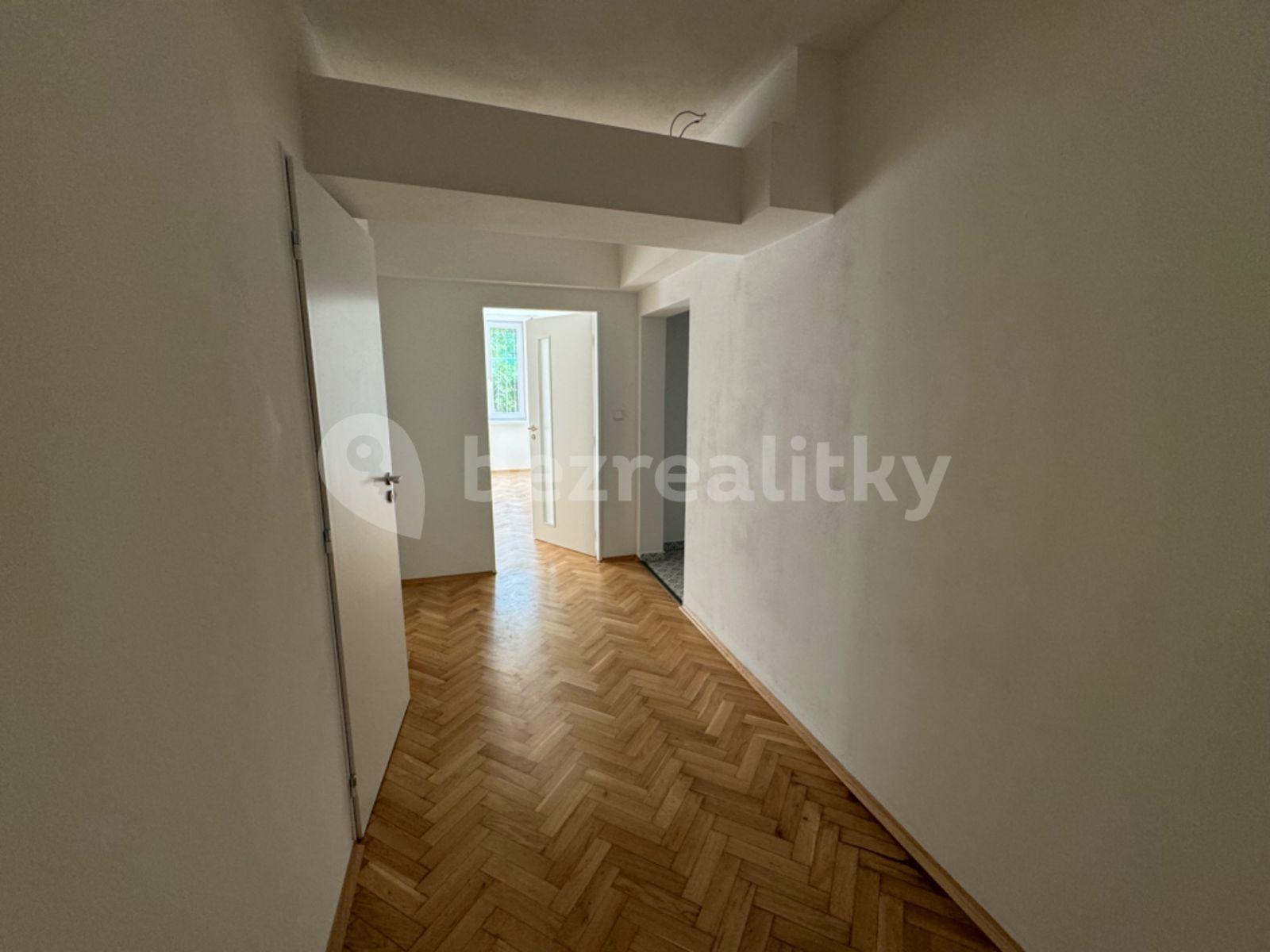 Prenájom bytu 3-izbový 67 m², Letovská, Praha, Praha