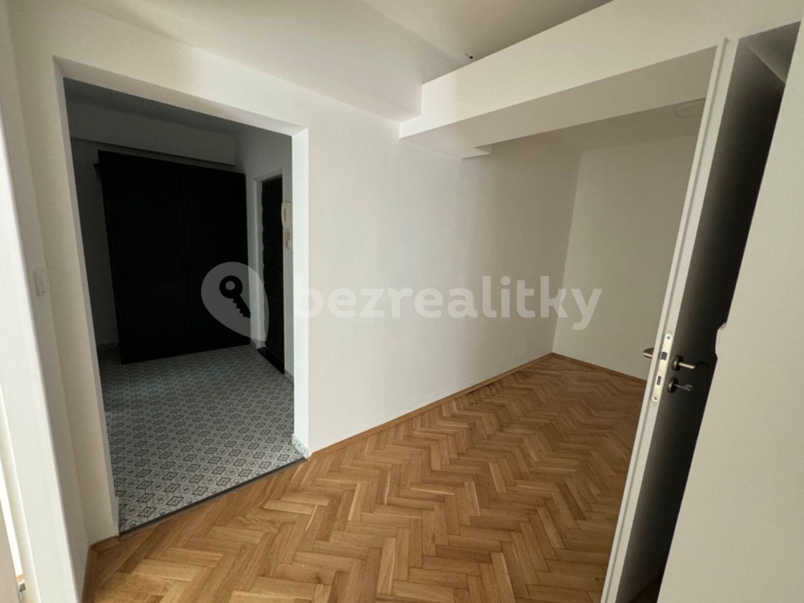 Prenájom bytu 3-izbový 67 m², Letovská, Praha, Praha