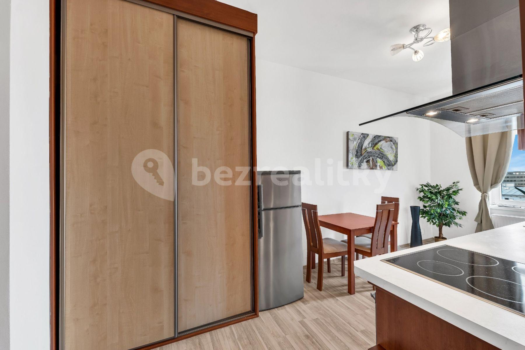 Prenájom bytu 1-izbový 41 m², Bořivojova, Praha, Praha