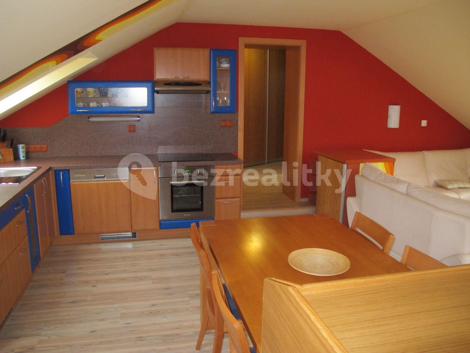 Prenájom bytu 2-izbový 75 m², Spojovací, Sulice, Středočeský kraj