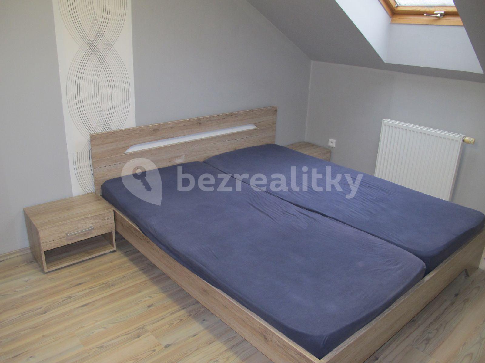 Prenájom bytu 2-izbový 75 m², Spojovací, Sulice, Středočeský kraj