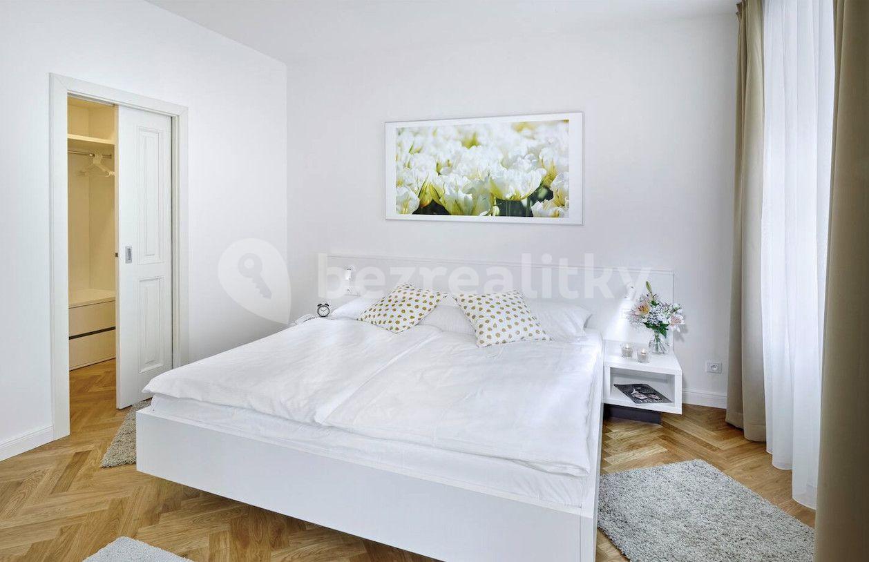 Prenájom bytu 2-izbový 72 m², Újezd, Praha, Praha