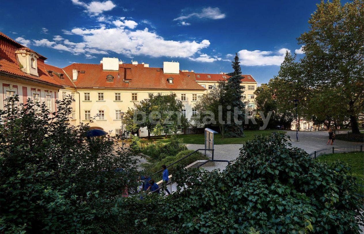 Prenájom bytu 2-izbový 72 m², Újezd, Praha, Praha