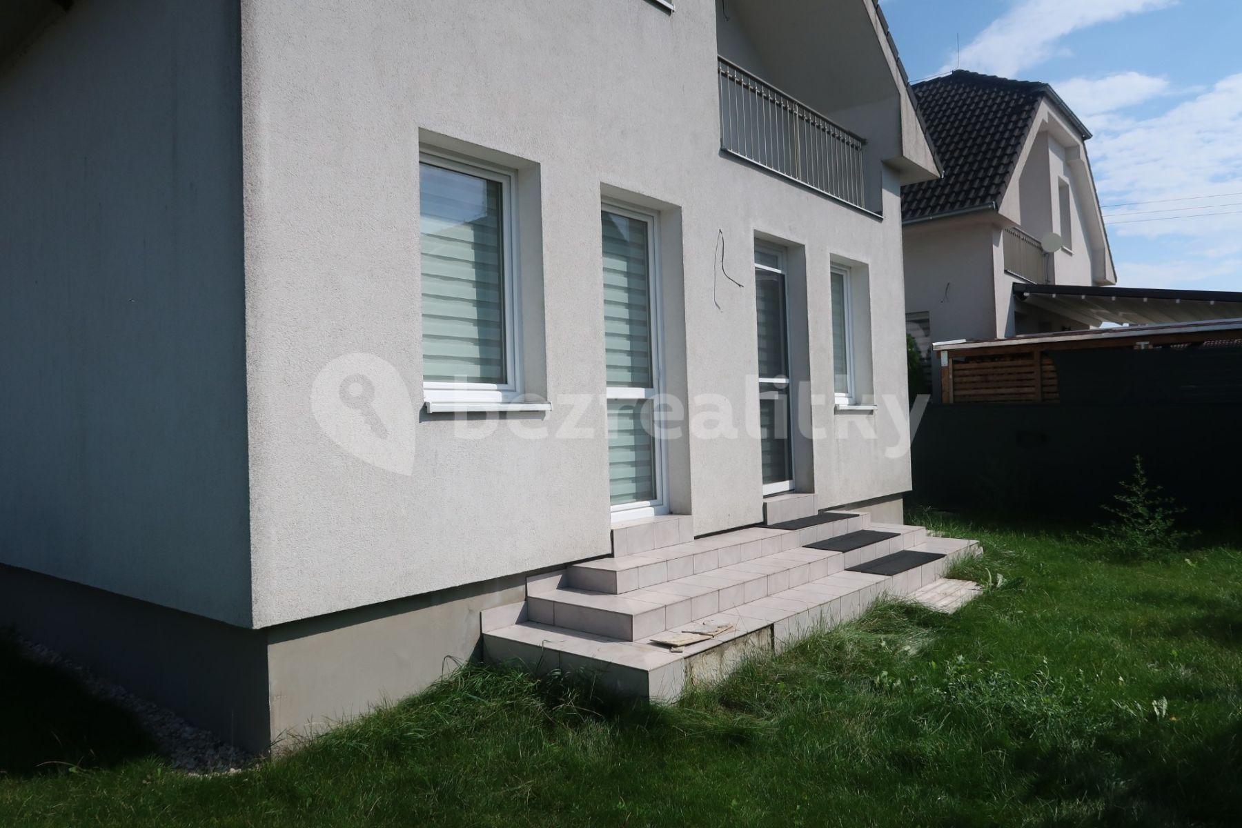 Prenájom domu 180 m², pozemek 480 m², Malá Hraštice, Středočeský kraj