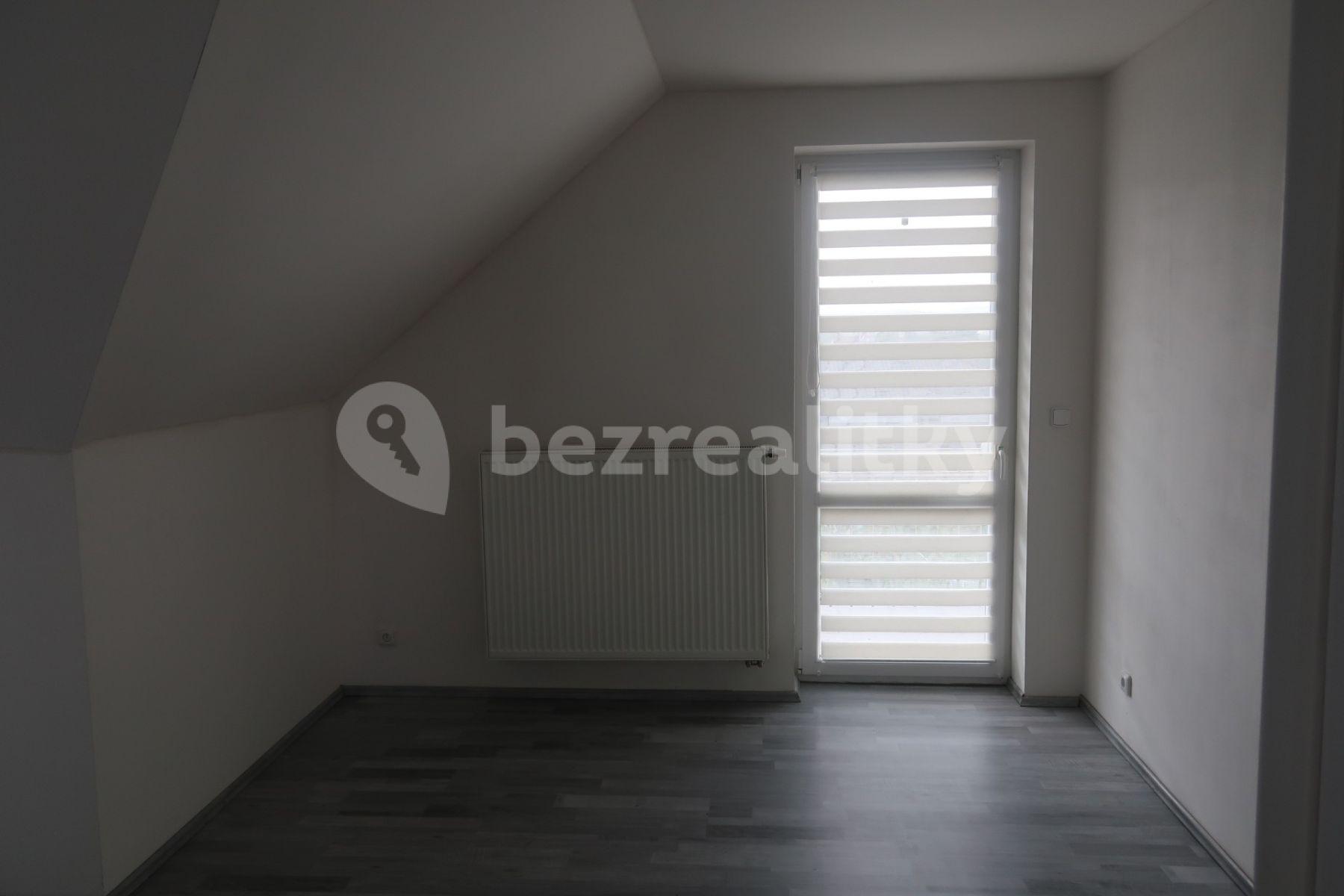 Prenájom domu 180 m², pozemek 480 m², Malá Hraštice, Středočeský kraj