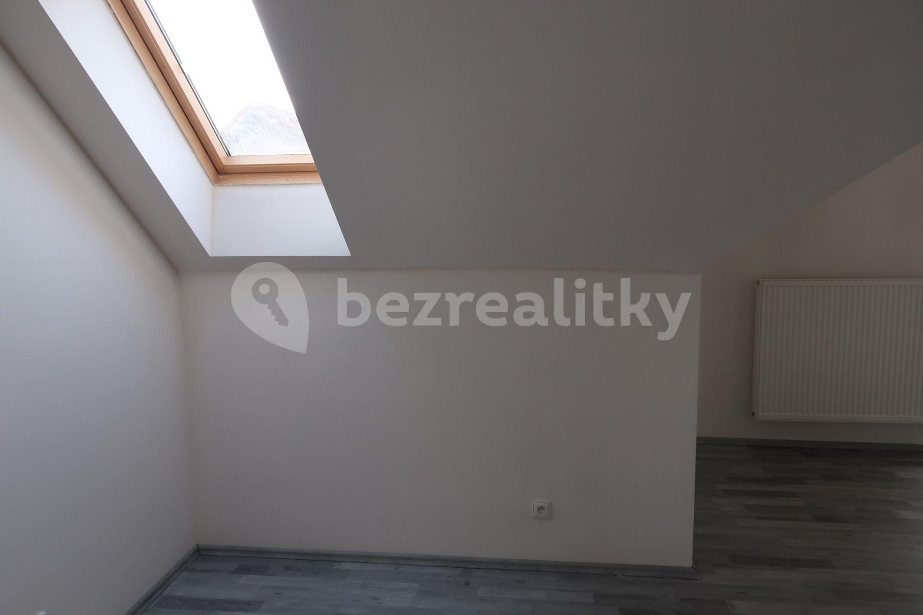 Prenájom domu 180 m², pozemek 480 m², Malá Hraštice, Středočeský kraj